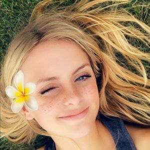 Meet your Posher, Holly